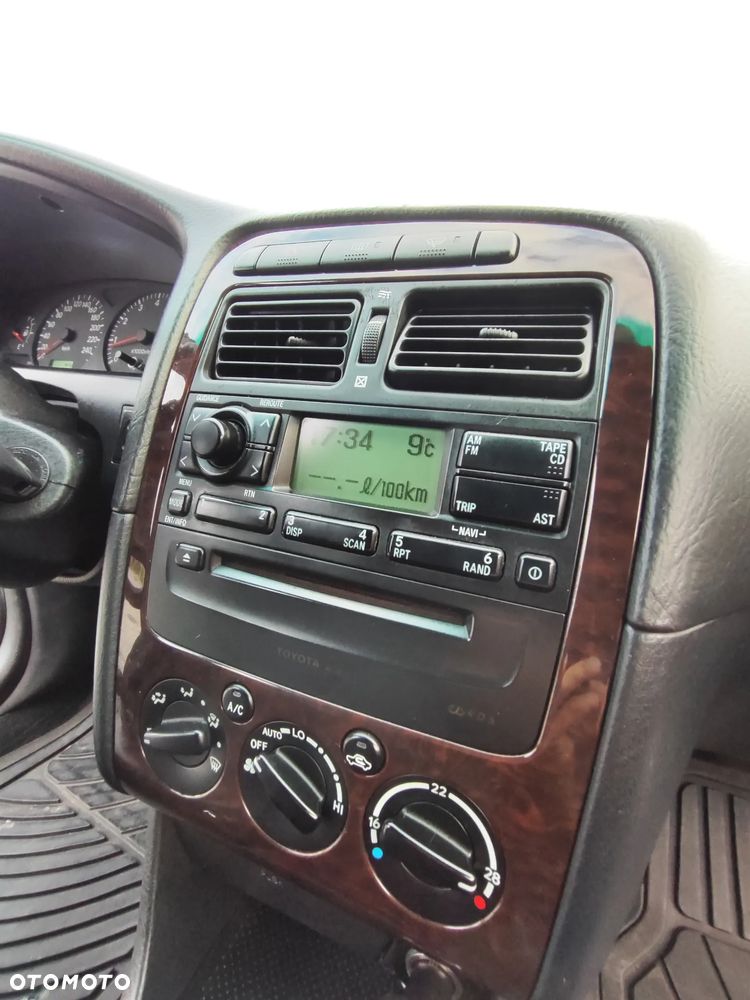 Toyota Avensis 2.0 VVT-i Sol - 24