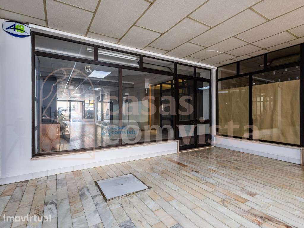 Loja para Venda no Centro da Cidade de Ourém - Espaço Versátil para... - Grande imagem: 2/11