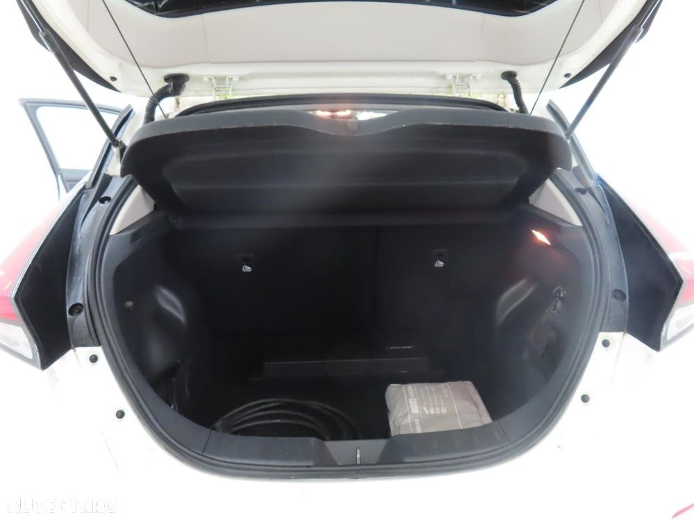 Nissan LEAF 40 kWh Tekna - 13