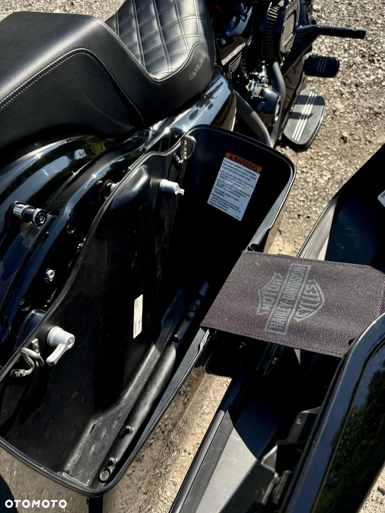 Harley-Davidson Touring Road King - 16