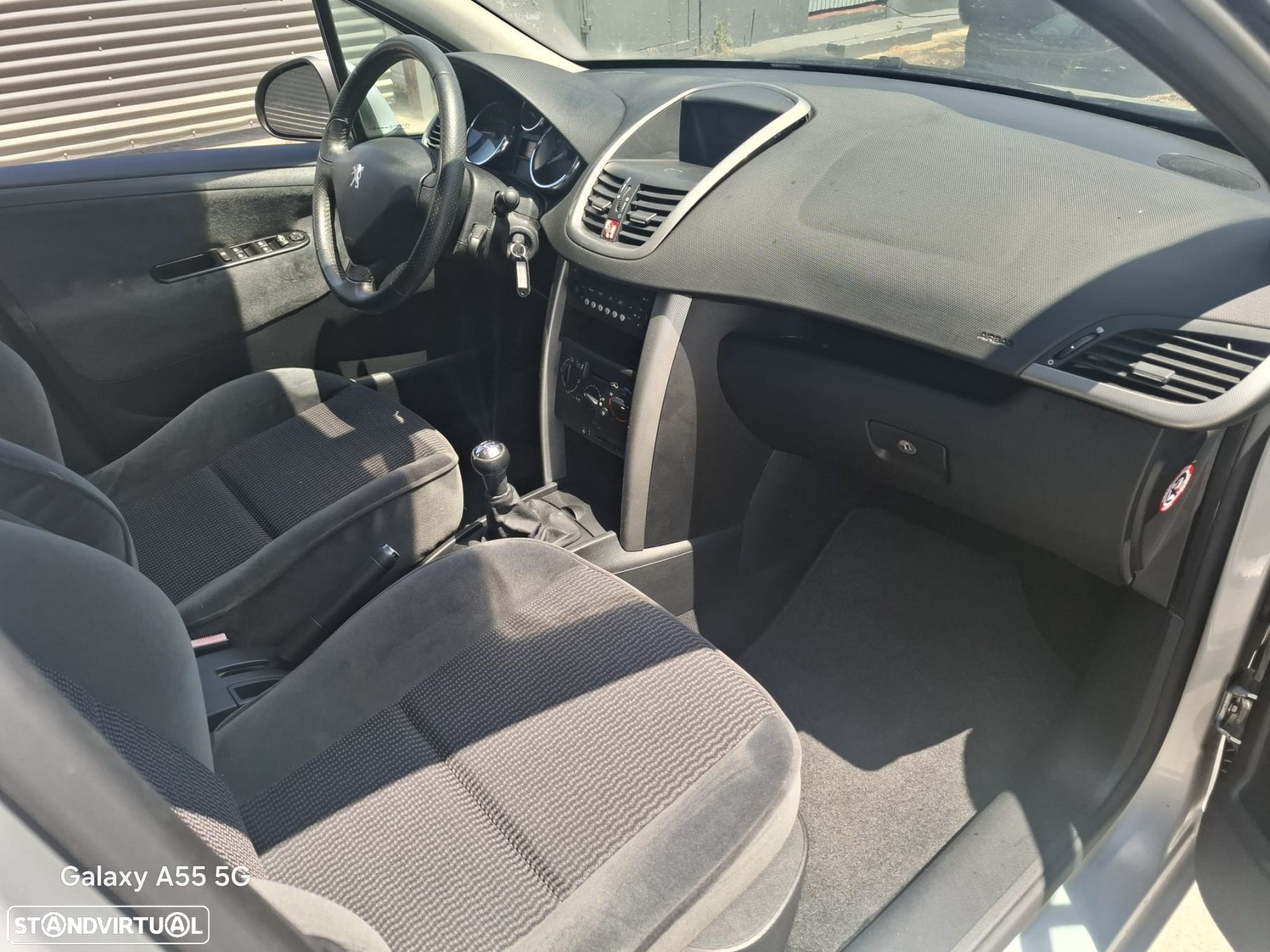 Peugeot 207 1.4 16V Premium - 17