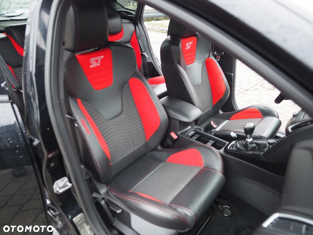 Ford Focus 2.0 TDCi ST-2 - 19