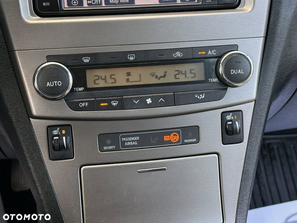 Toyota Avensis 1.8 Prestige - 8
