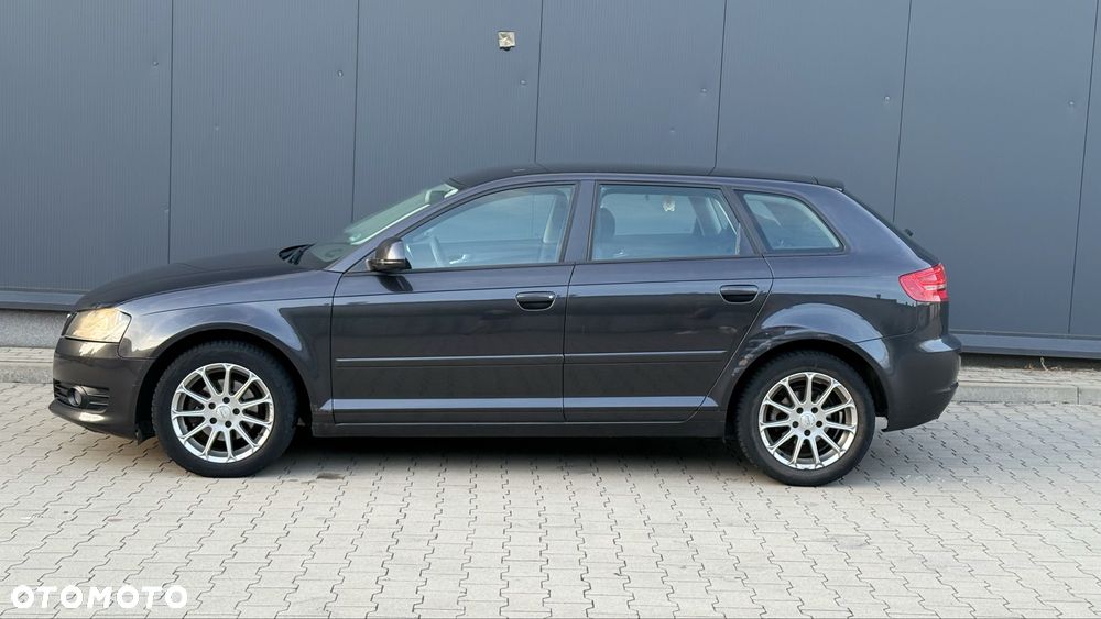 Audi A3 Sportback 2010 photo 4
