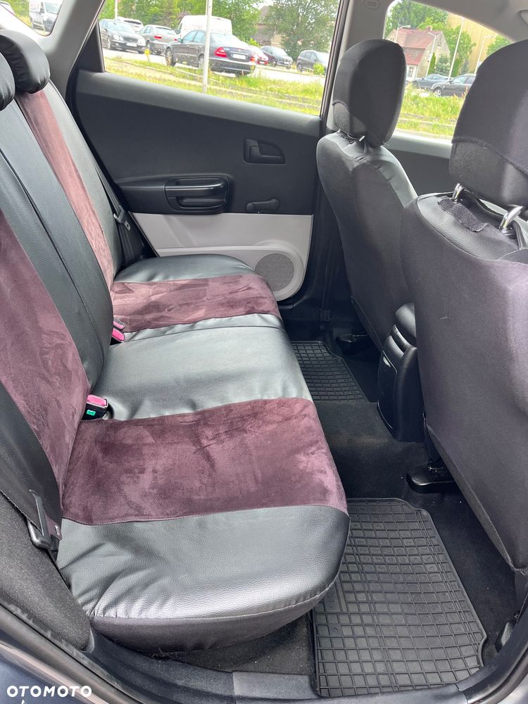 Kia Ceed 1.6 L - 8