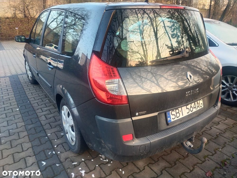 Renault Grand Scenic - 11