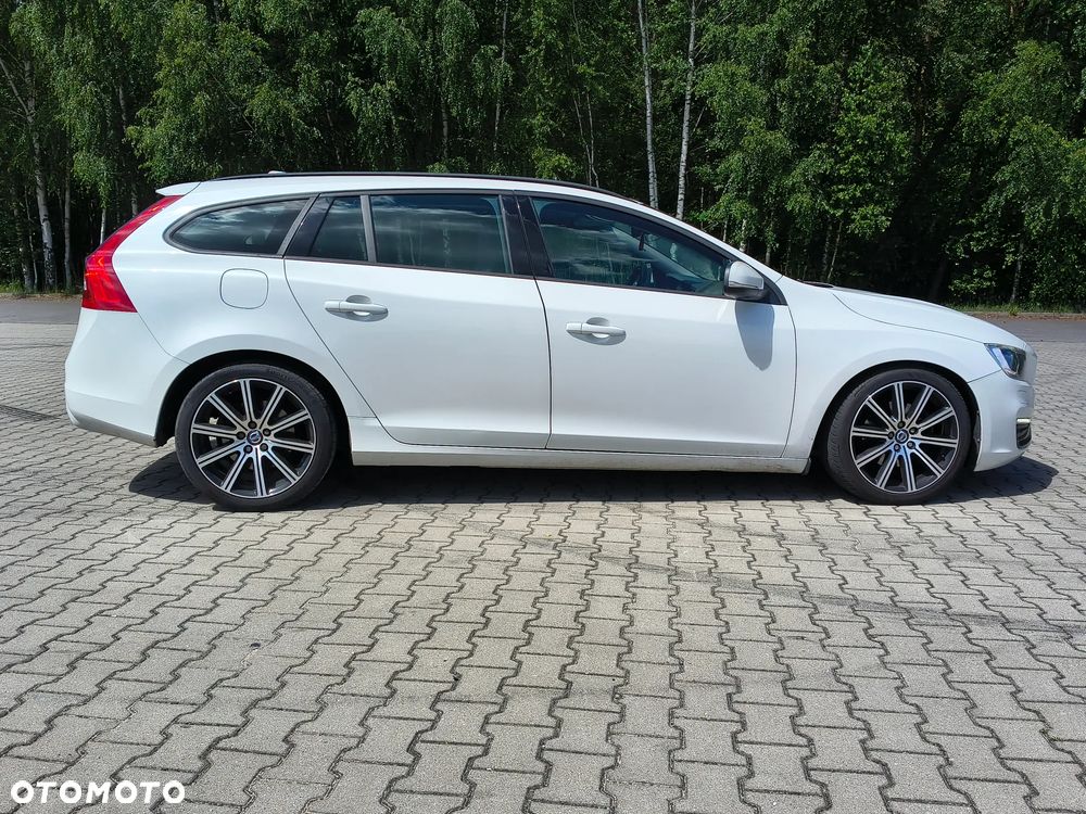 Volvo V60 D4 Geartronic Momentum - 6