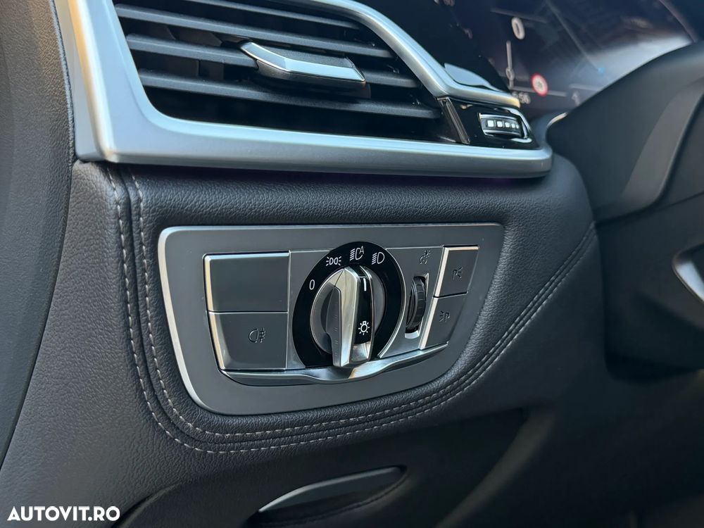 BMW Seria 7 745e - 27