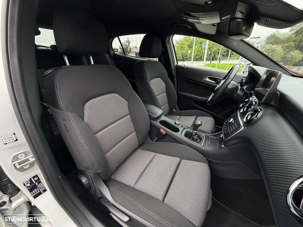 Mercedes-Benz GLA 180 d Style - 42