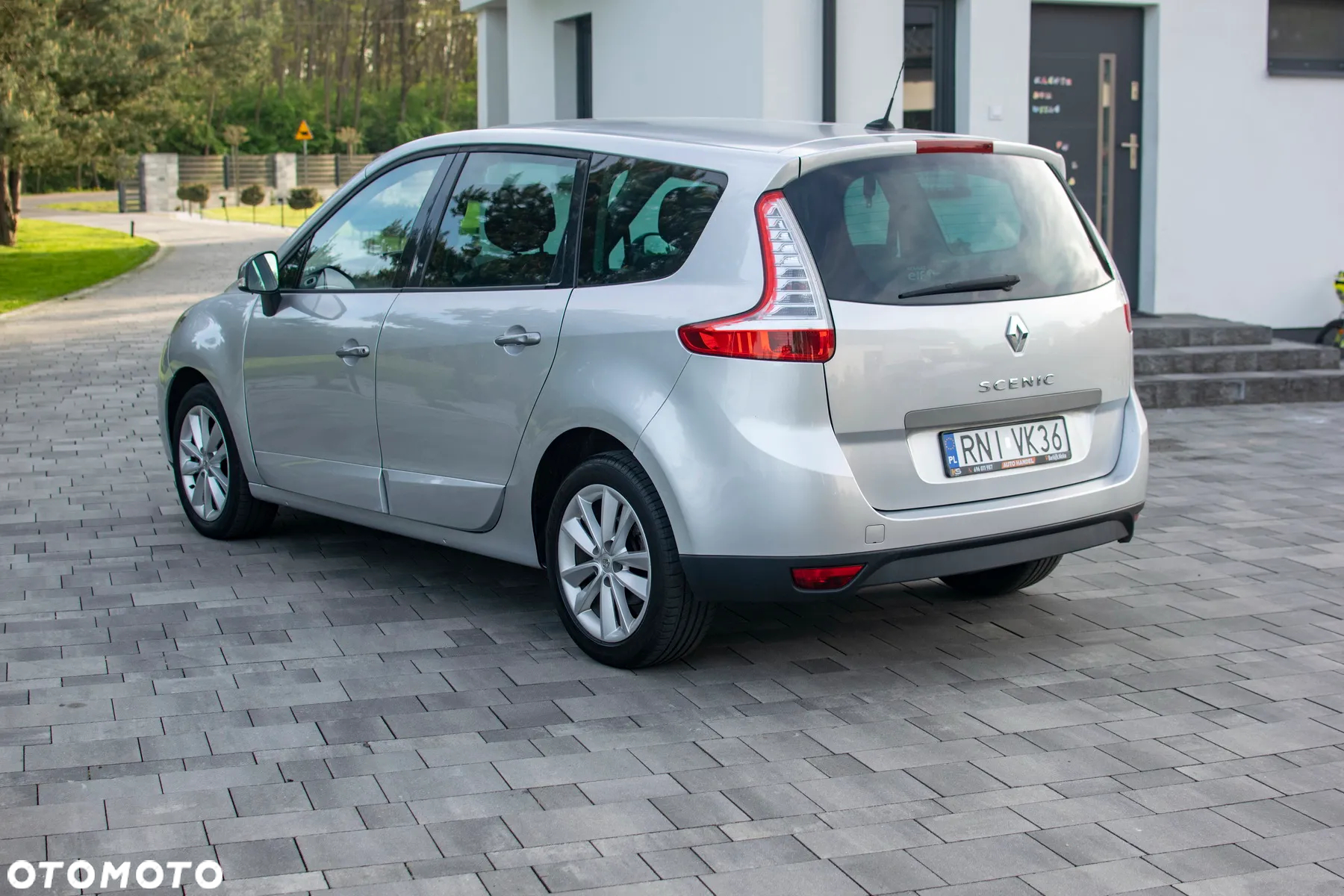 Renault Grand Scenic - 28