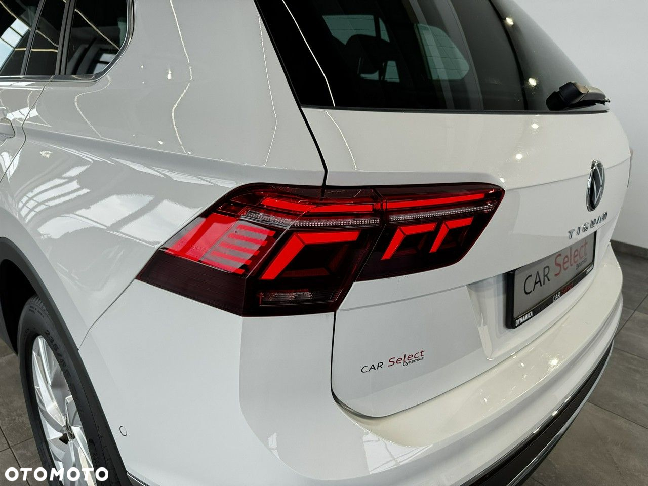 Volkswagen Tiguan - 11