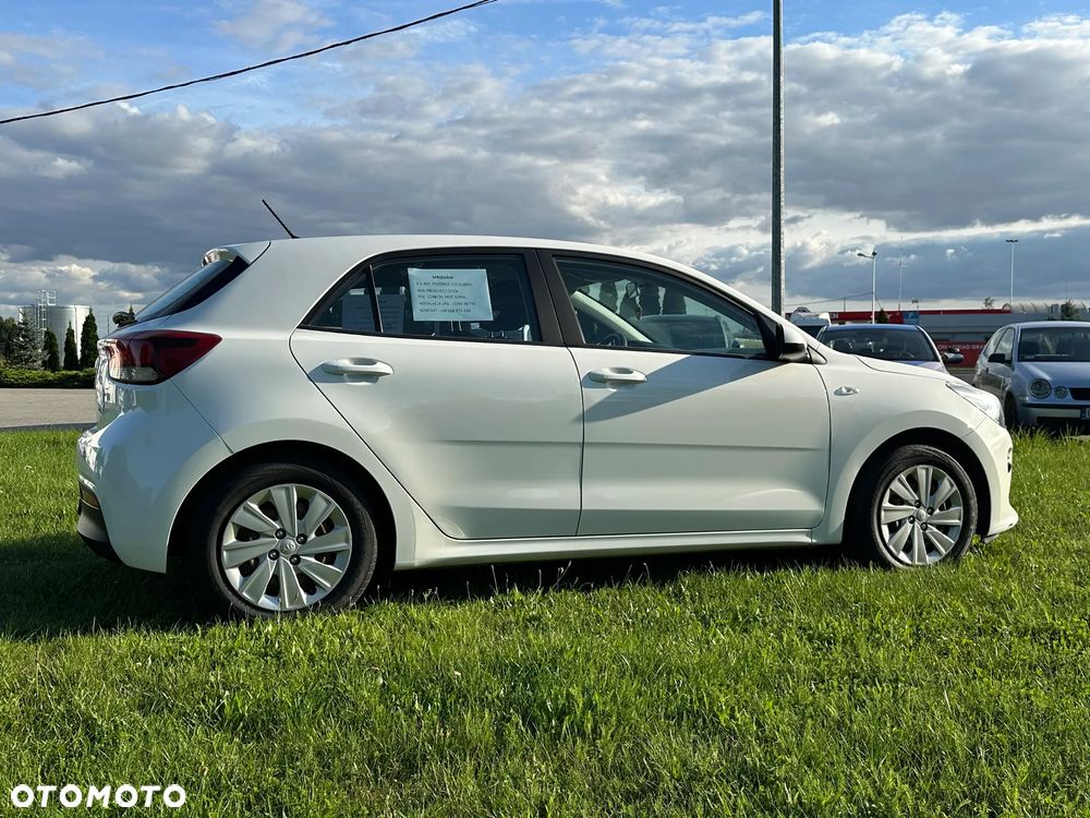 Kia Rio - 4