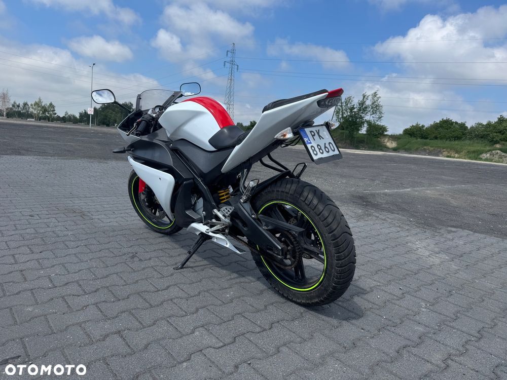 Yamaha YZF - 4