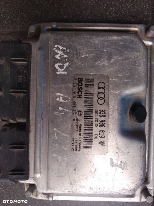 Komputer silnika Audi a3 8l 1.6 06A906019BG - 1