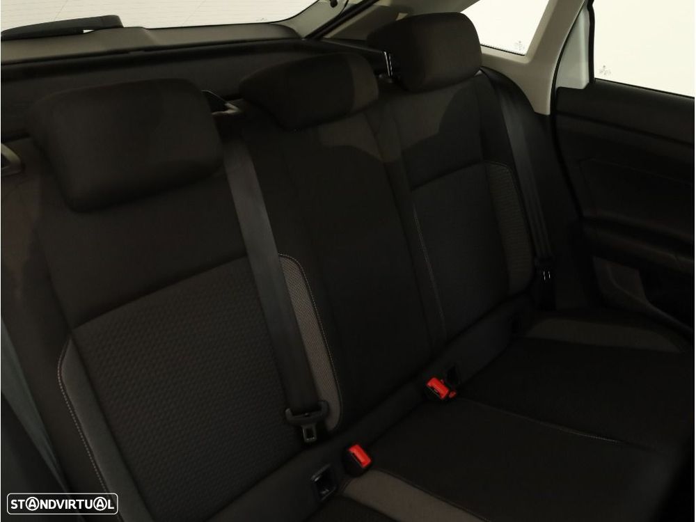 VW Taigo 1.0 TSI Urban DSG - 14