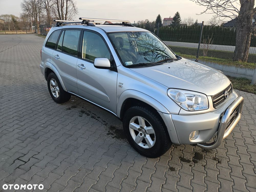 Toyota RAV4 2.0 VVT-i 4x4 - 5