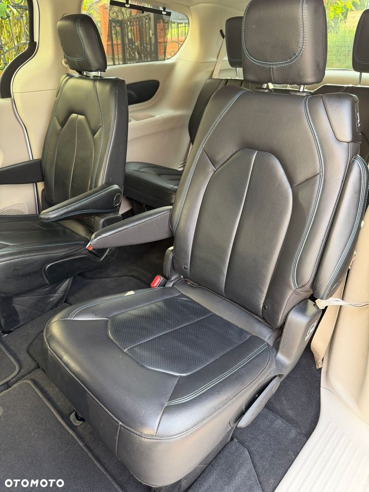 Chrysler Pacifica - 10