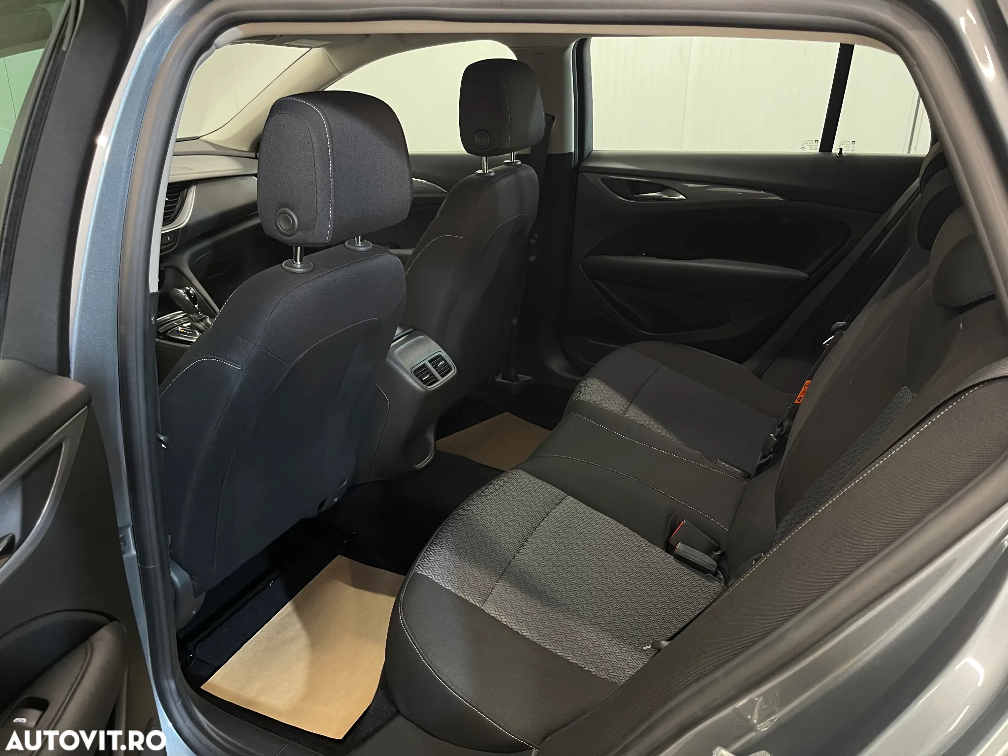 Opel Insignia Sports Tourer 2.0 Diesel Automatik Business Edition - 10