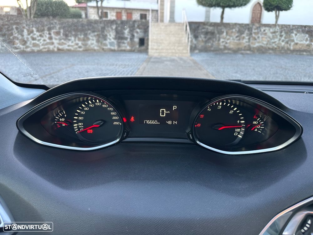 Peugeot 308 SW BlueHDi 120 EAT6 Stop & Start Active - 31