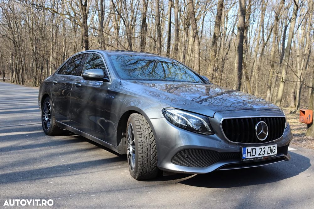 Mercedes-Benz E 220 d Aut. - 1
