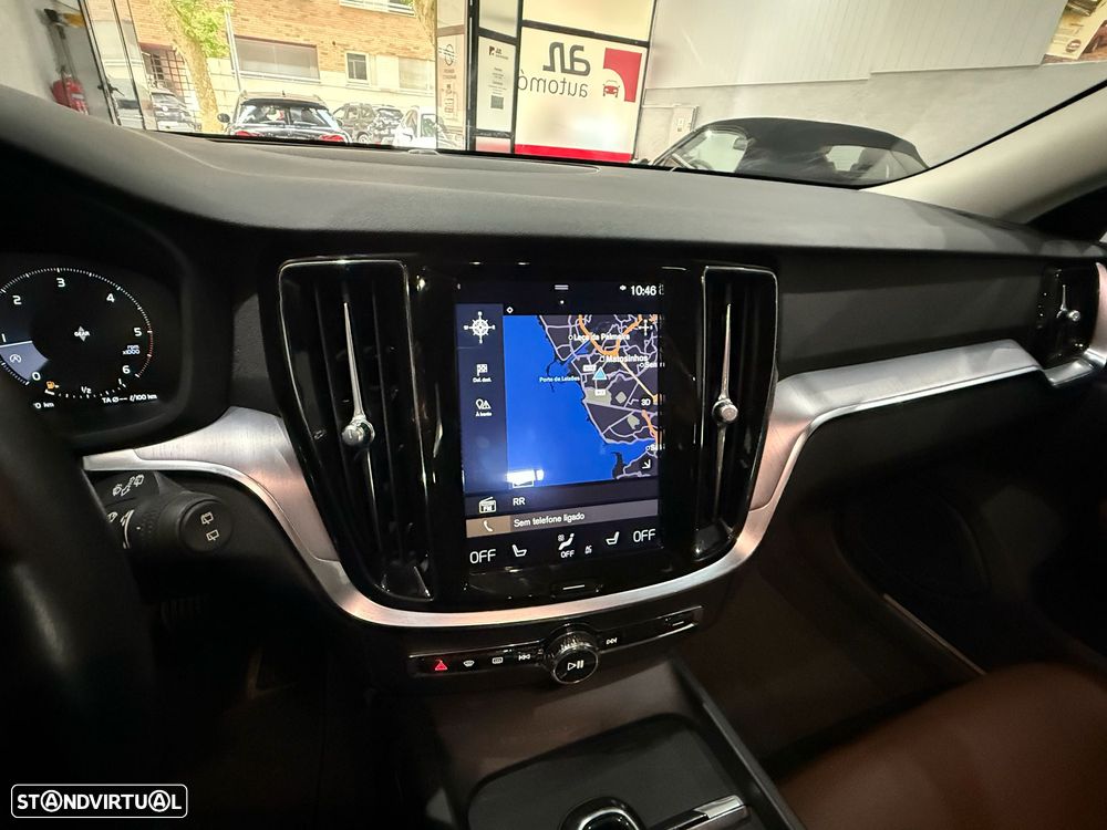 Volvo V60 D3 Momentum Pro - 31