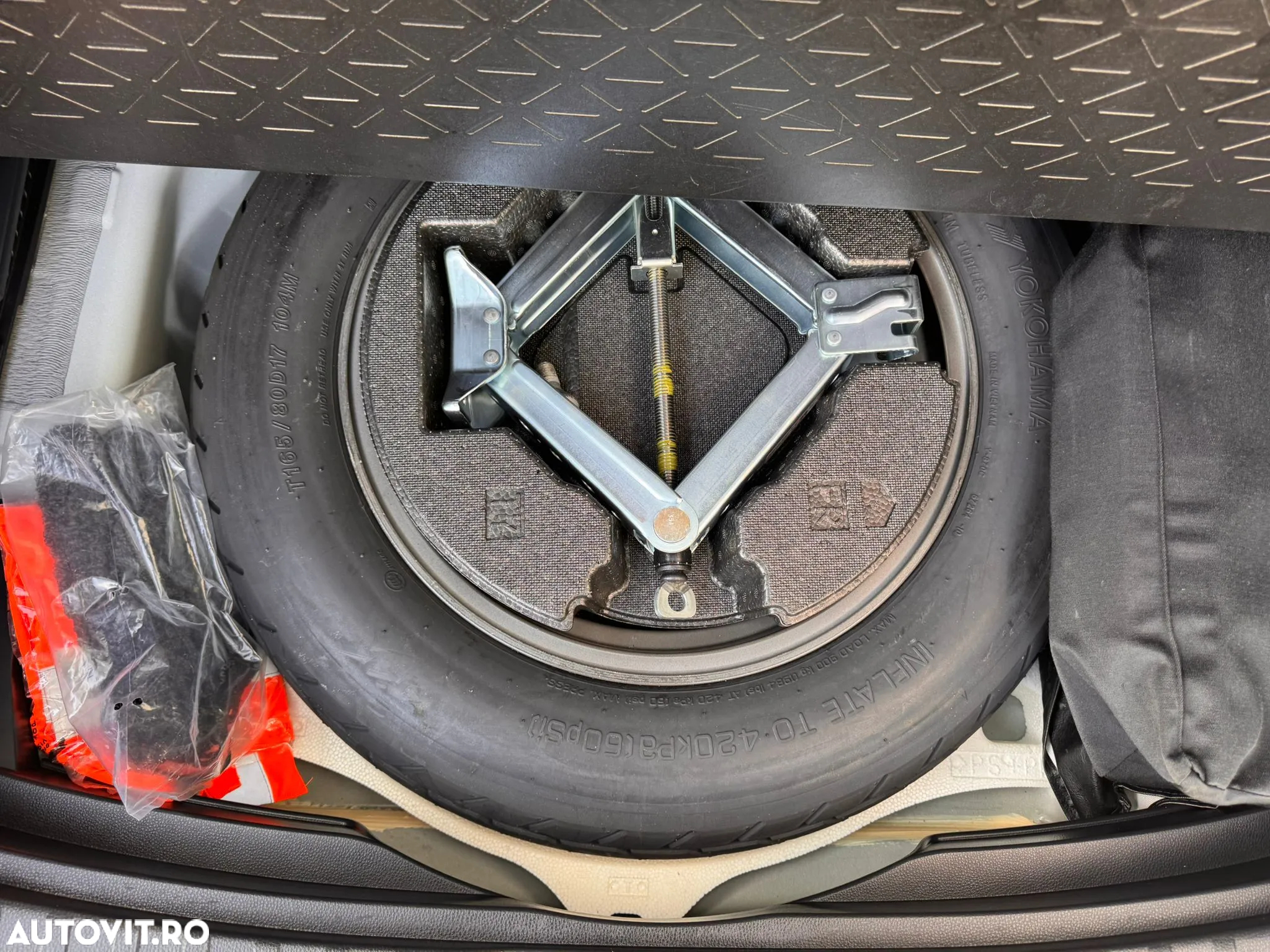 Toyota RAV4 2.5 Hybrid VVT-iE 4x4 Luxury - 23