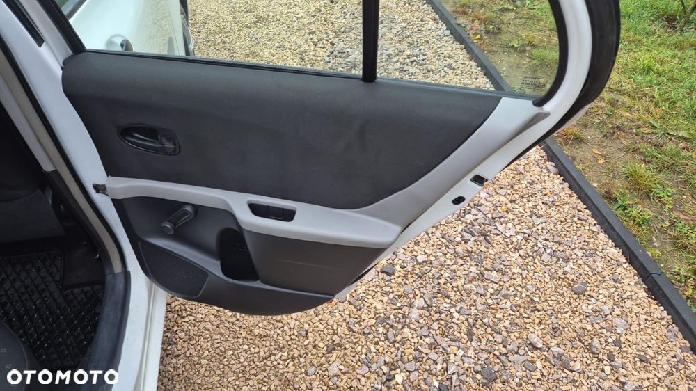 Toyota Yaris 1.0 Luna A/C - 13