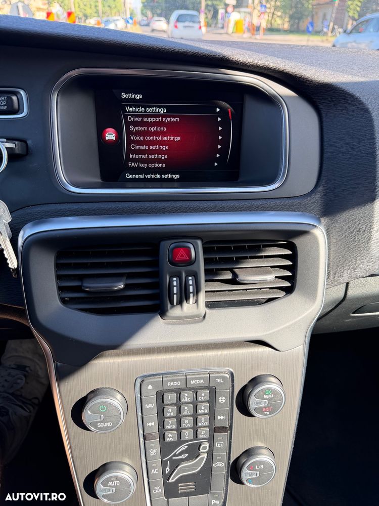 Volvo V40 D4 Kinetic - 8