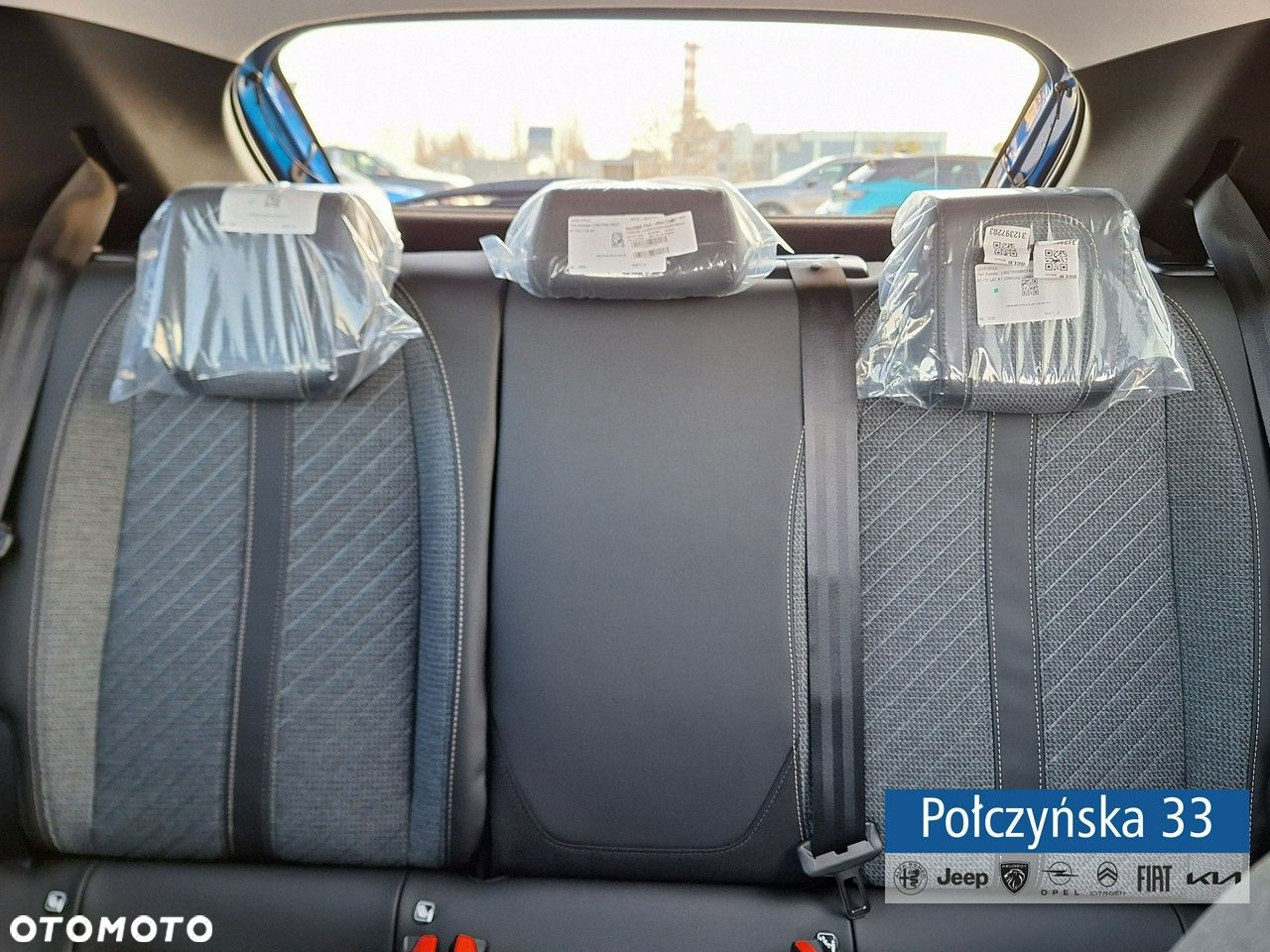 Peugeot 208 - 30