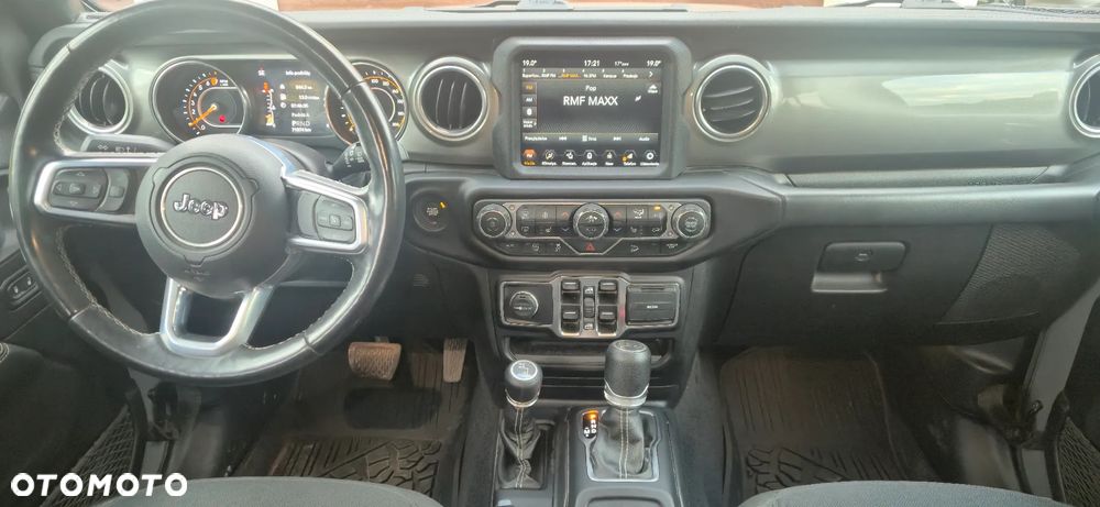 Jeep Wrangler - 8