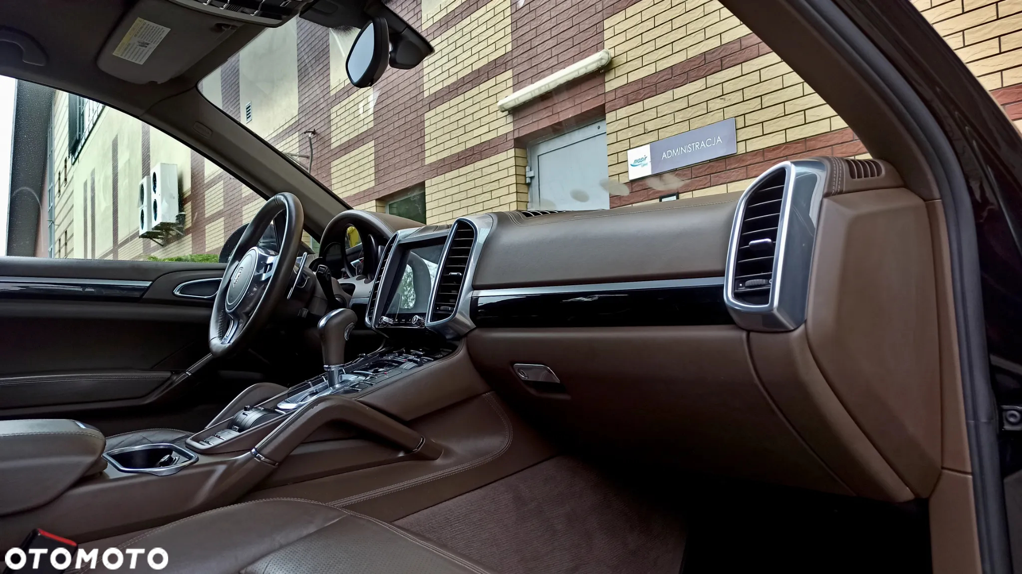 Porsche Cayenne Platinum Edition - 18