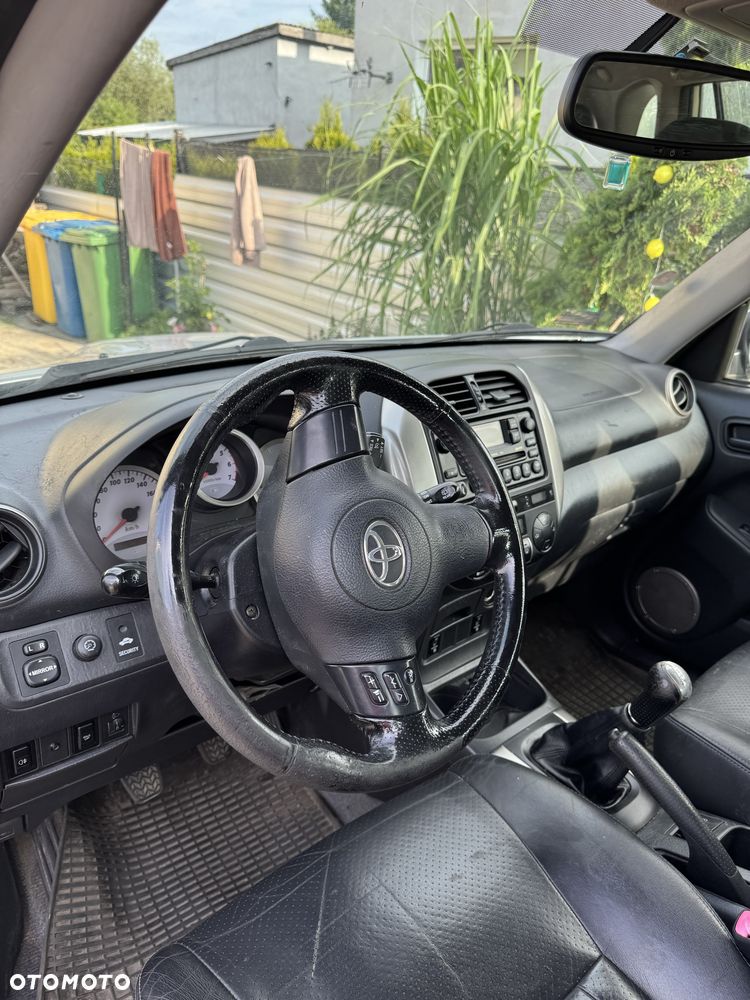 Toyota RAV4 - 3