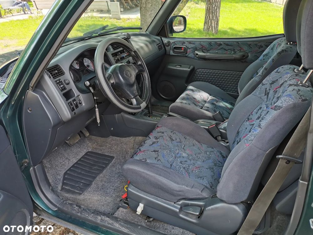 Toyota RAV4 - 12