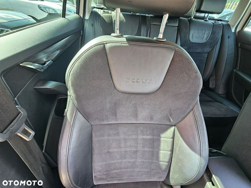 Skoda Octavia 2.0 TDI 4x4 DSG Scout - 12