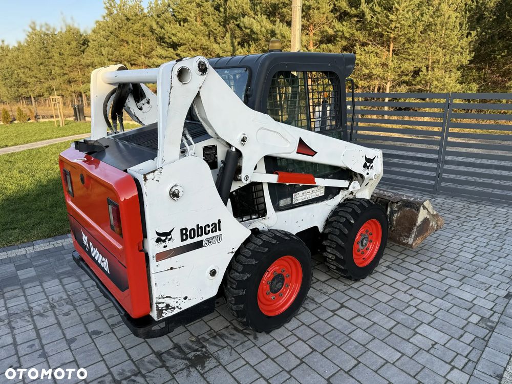 Bobcat S570 - 10