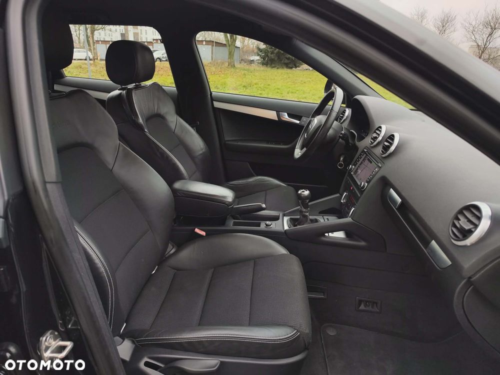 Audi A3 Sportback 2.0 TDI DPF S line Sportpaket (plus) - 19