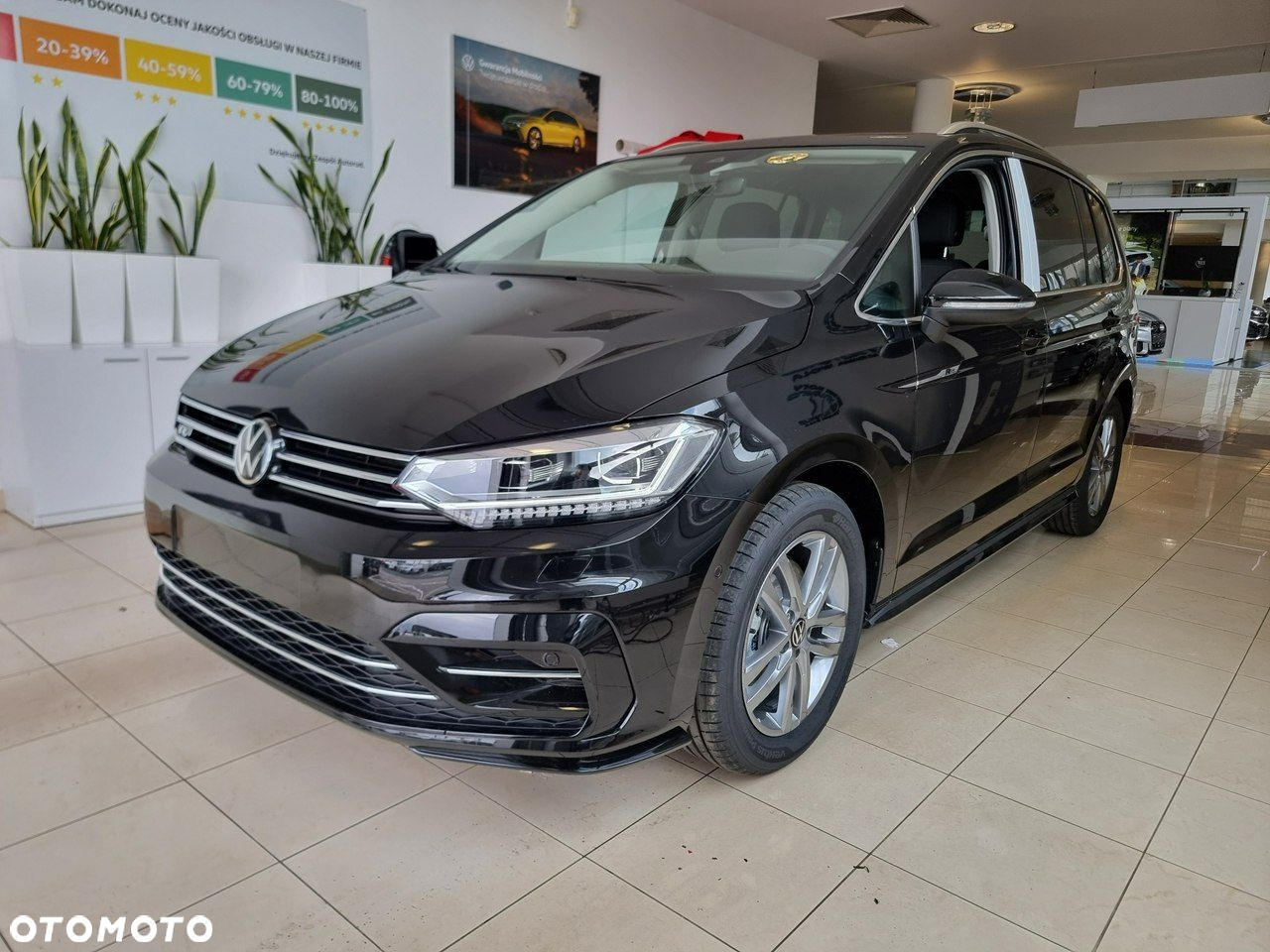 Volkswagen Touran - 4