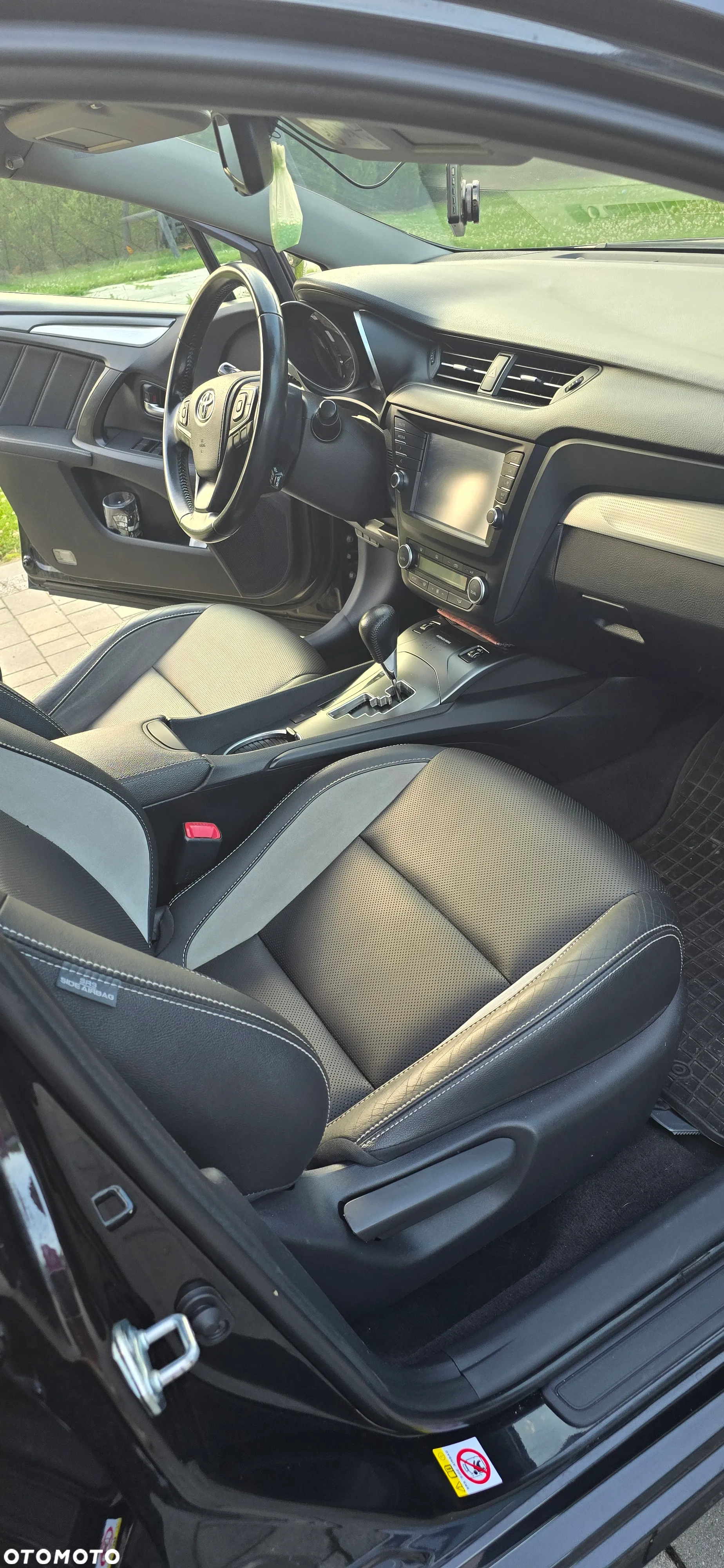 Toyota Avensis 1.8 Premium MS - 15