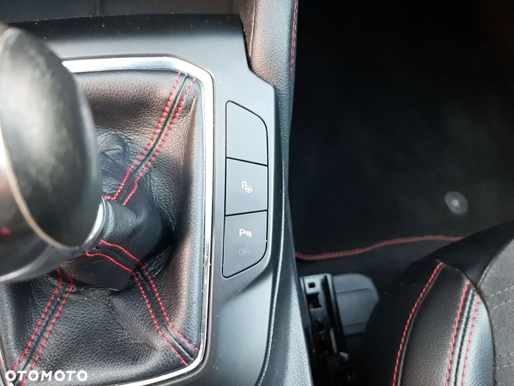 Ford Kuga 1.5 EcoBoost FWD ST-Line - 29