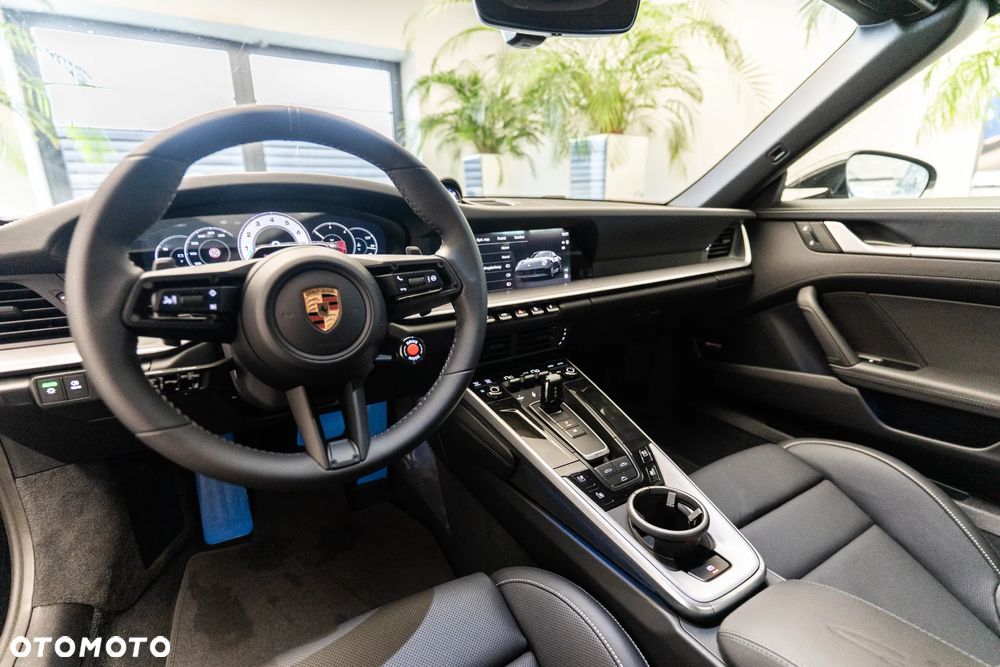 Porsche 911 Carrera S - 11