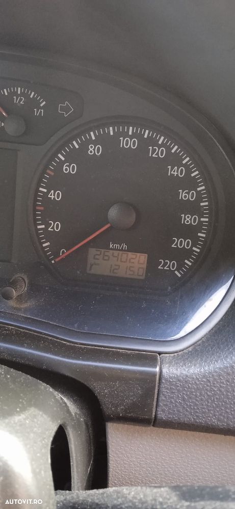 Volkswagen Polo 1.4 TDI Sportline - 4