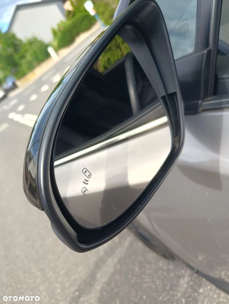 Toyota C-HR Business-Edition - 6