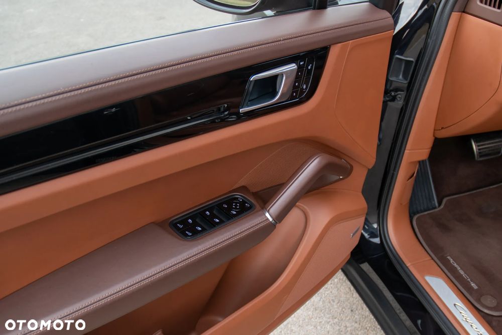 Porsche Cayenne S - 27