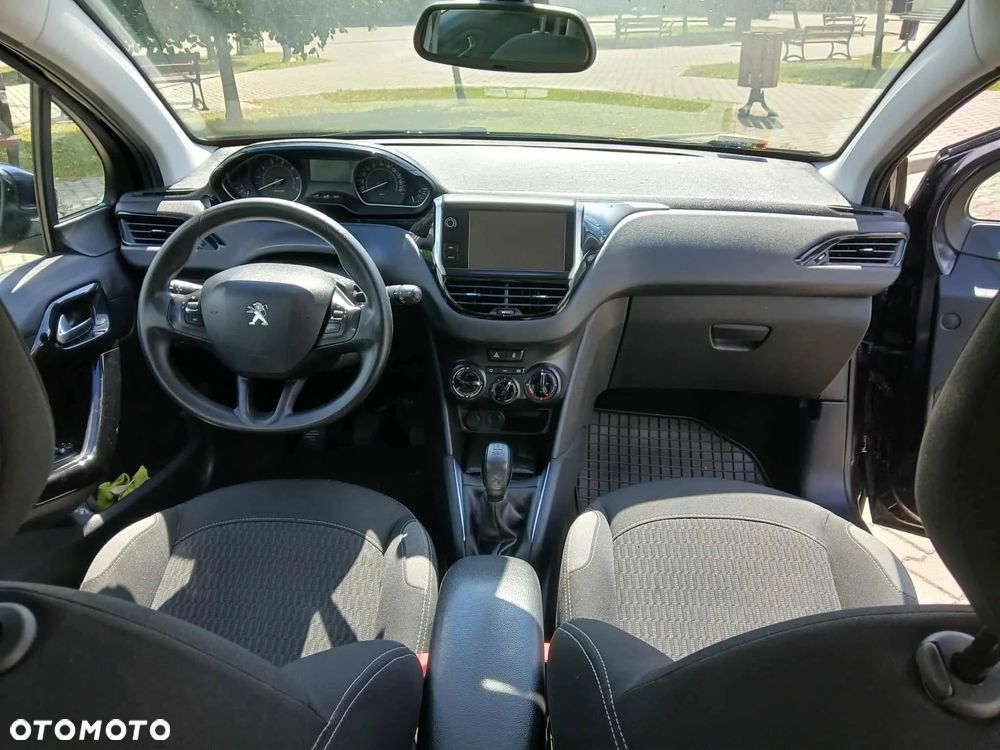 Peugeot 208 1.2 PureTech Allure - 6