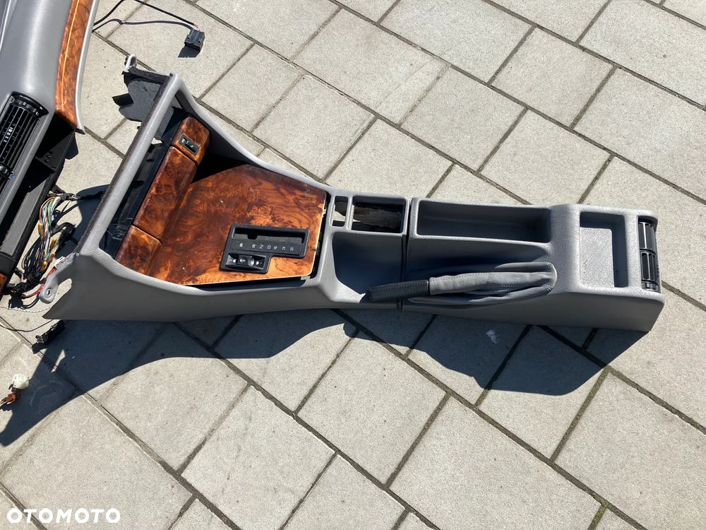 DESKA ROZDZIELCZA KONSOLA BMW E32 SZARA LIFT AIRBAG SCHOWEK KRATKA TUNEL - 3