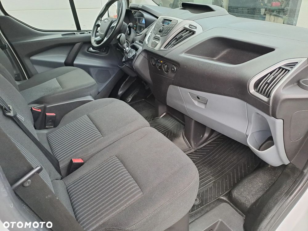 Ford TRANSIT CUSTOM - 19