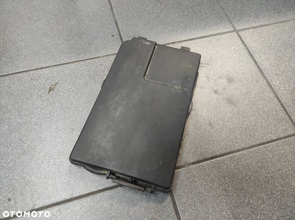OBUDOWA KLAPKA OSŁONA AKUMULATORA 1K0 VW GOLF 5 6 SIROCCO TIGUAN TOURAN PASSAT B6 B7 SEAT LEON 2 ALTEA TOLEDO 3 ALETA XL AUDI A3 8P SKODA OCTAVIA 2 OE WYSYŁKA !!!!! - 1