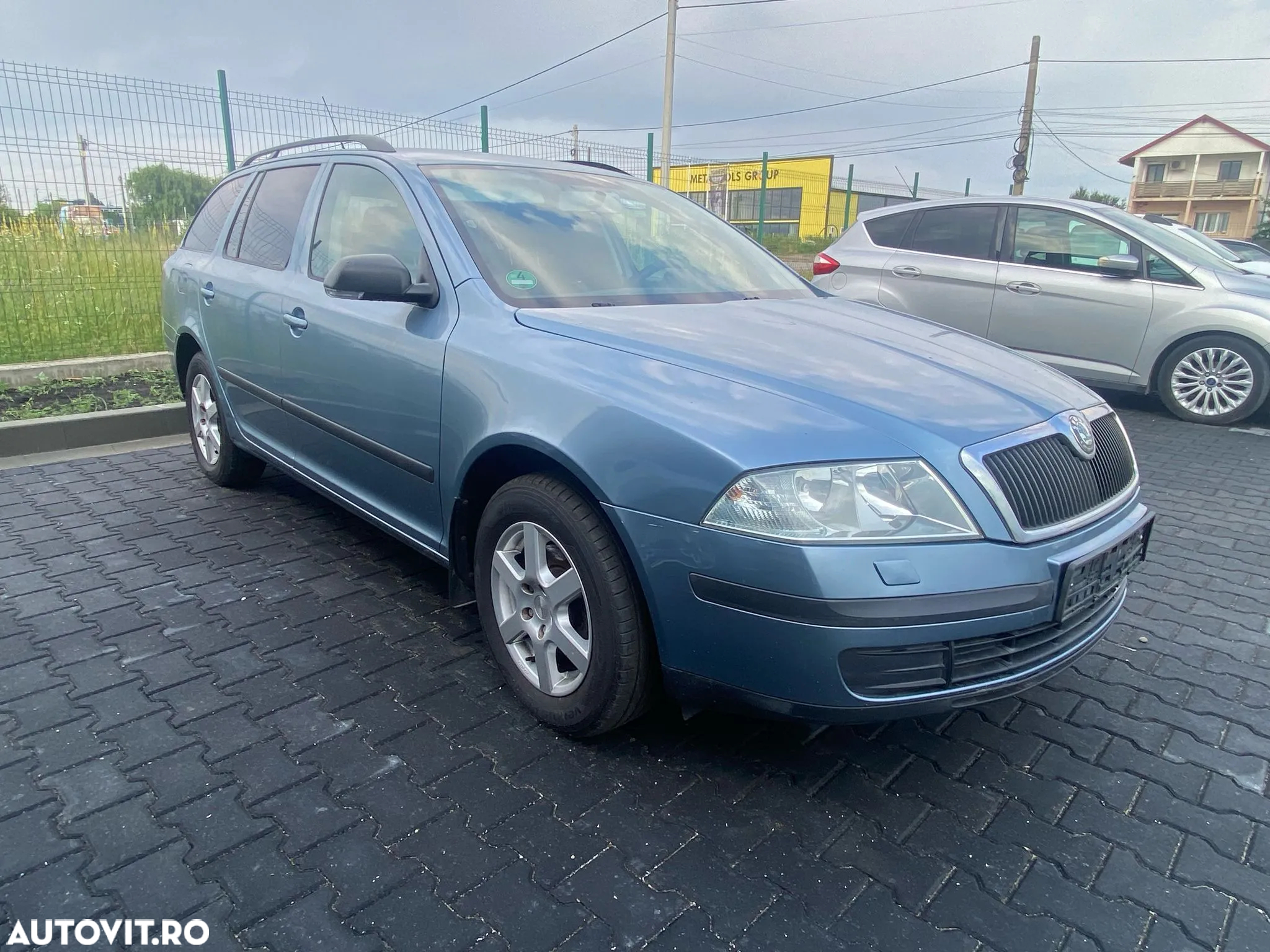 Skoda Octavia 1.6 Ambiente - 2