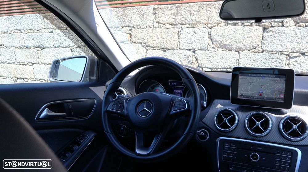 Mercedes-Benz GLA 220 d - 13