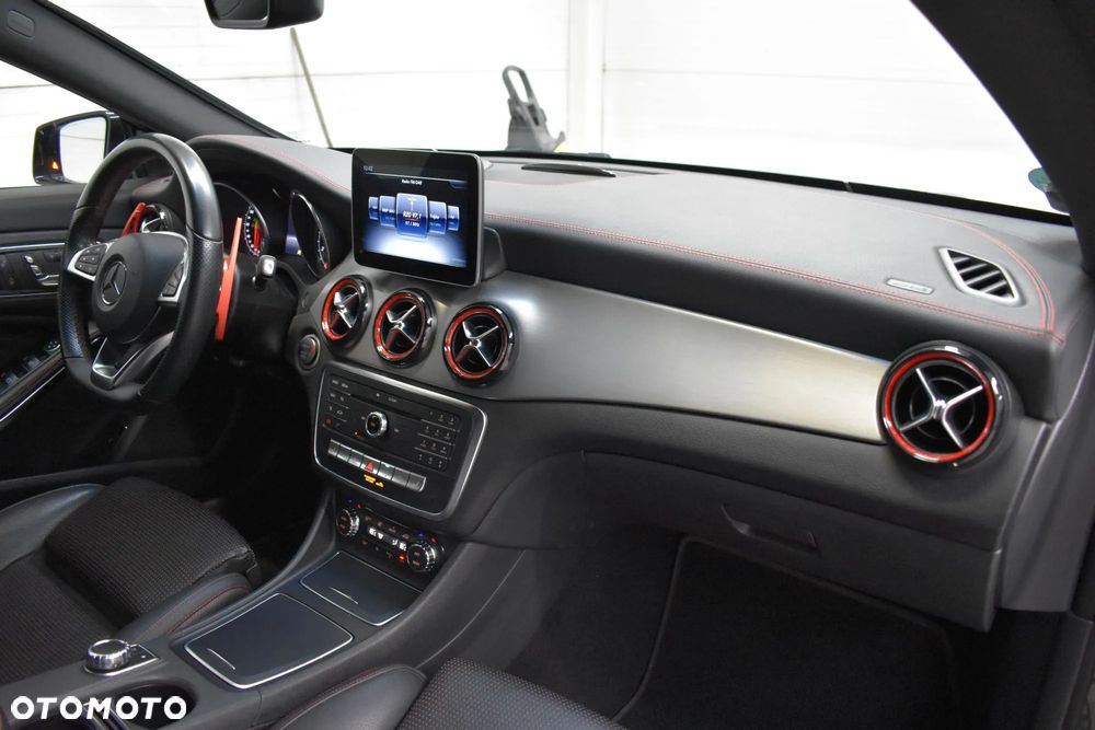 Mercedes-Benz CLA 250 4Matic 7G-DCT Sport - 22
